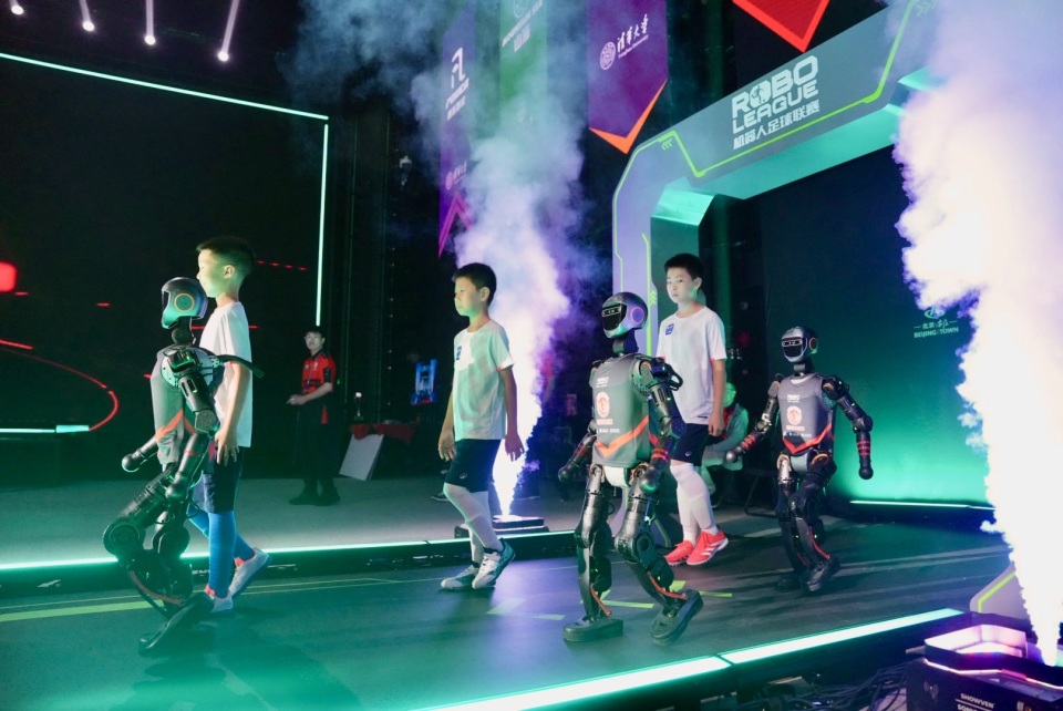 尤其是在强 尤其是在强