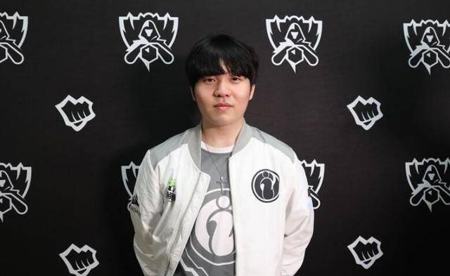 是低谷里仍 是低谷里仍